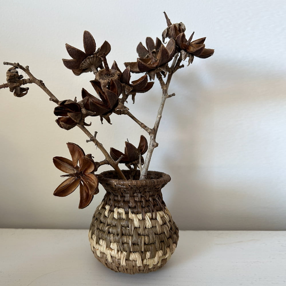 Budvase with plant made from mini craft kit